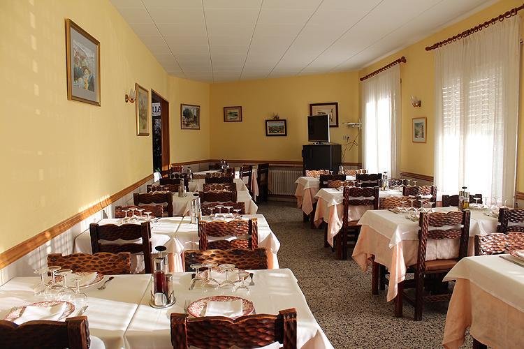 Hostal Gran Sol Льянсса Экстерьер фото